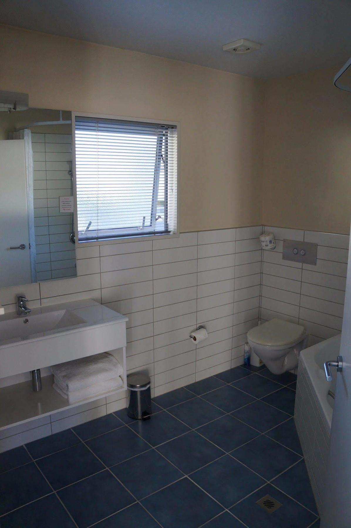 Beaches Nelson Exterior foto Bathroom
